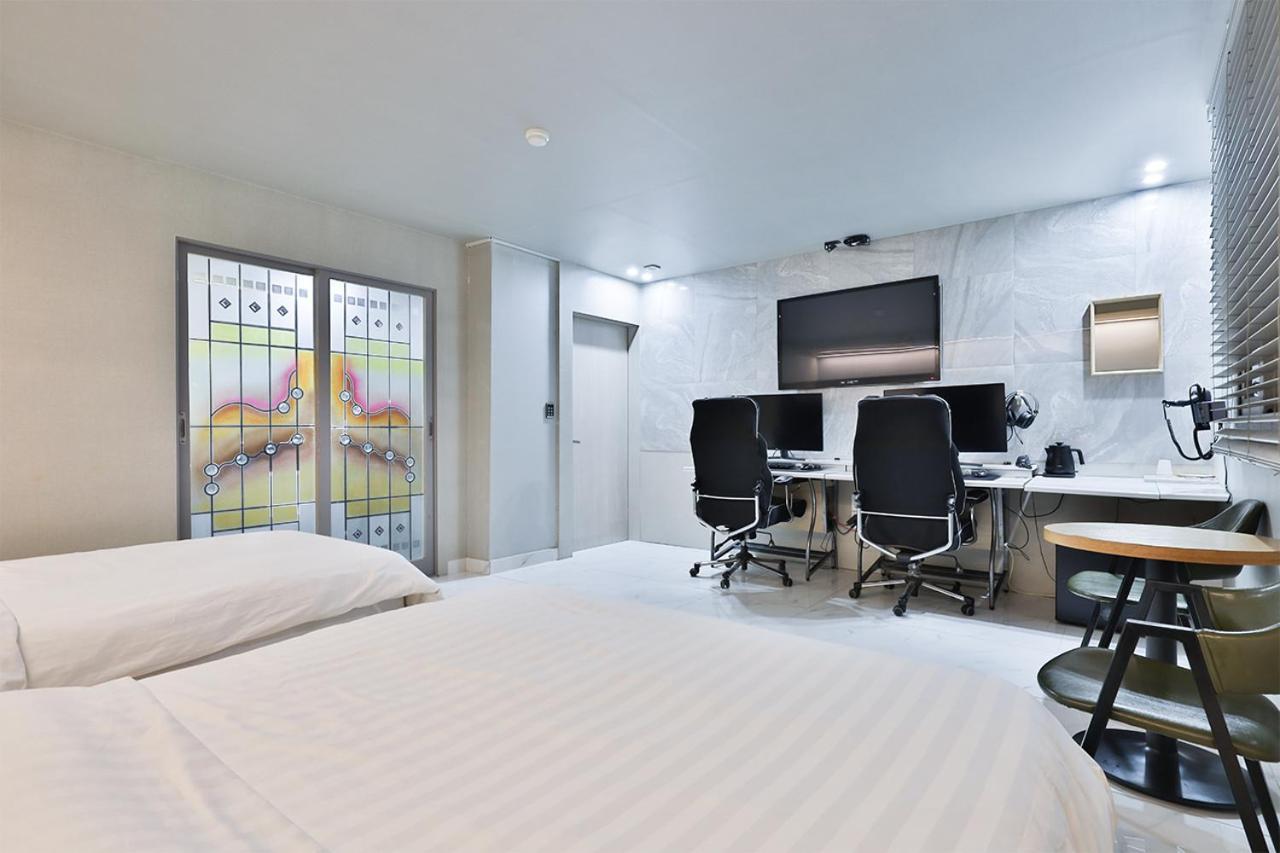Shire Hotel Busan Station Bagian luar foto