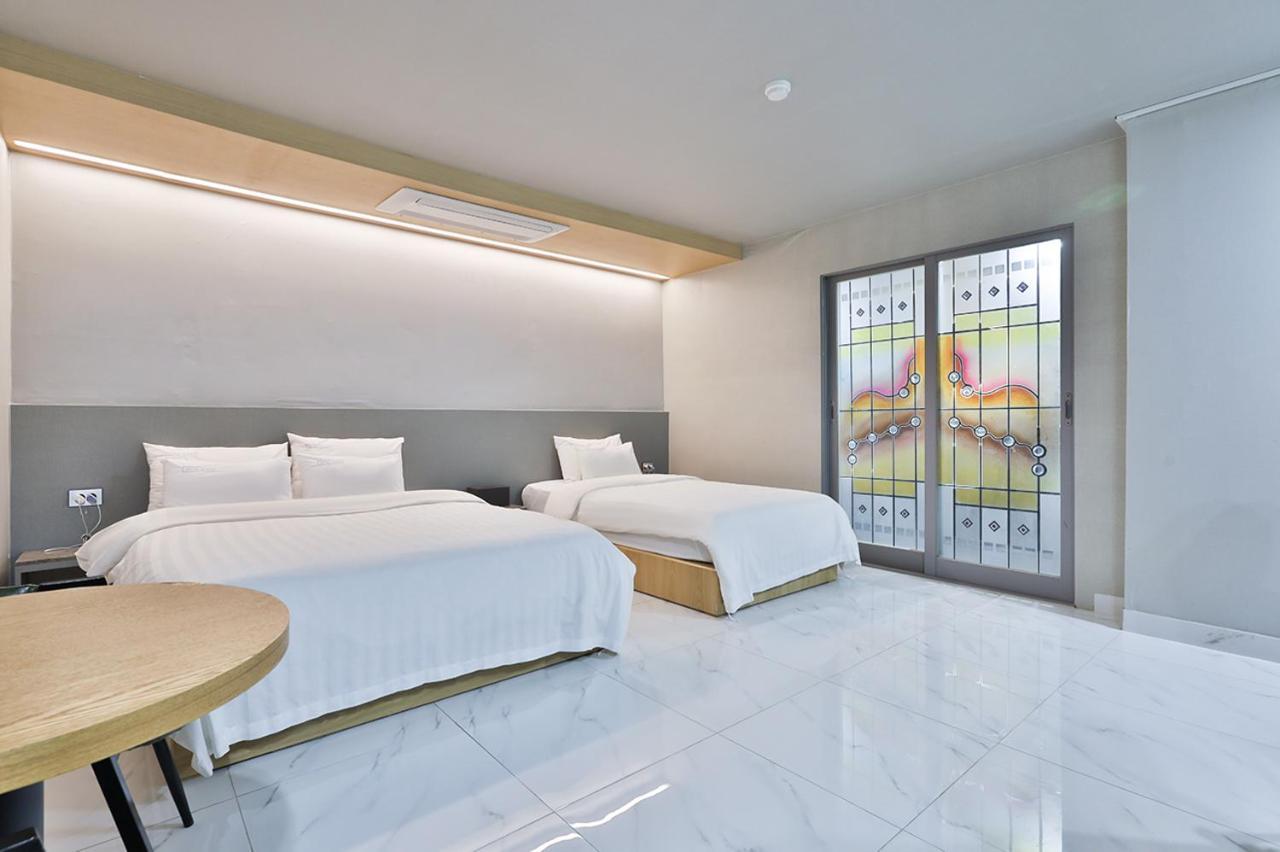 Shire Hotel Busan Station Bagian luar foto